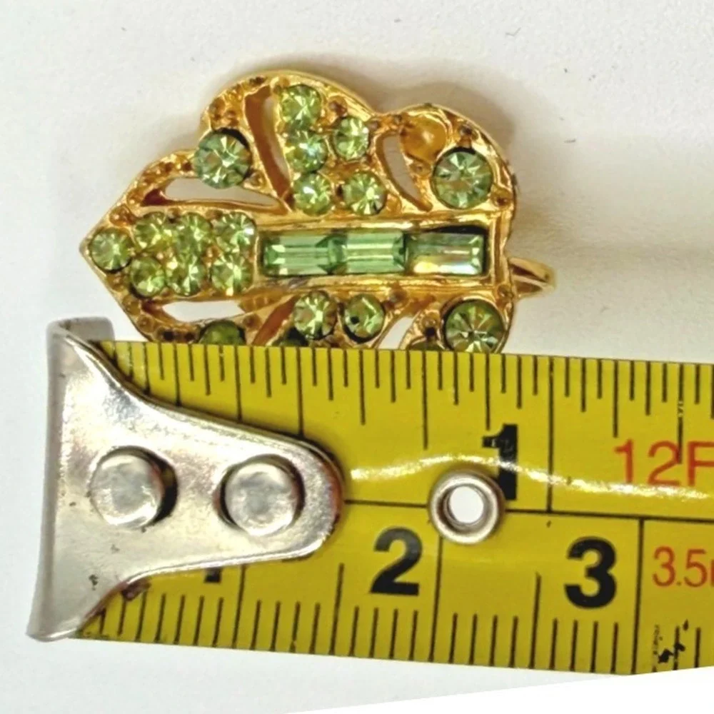 Vintage Gold‎ Tone Peridot Green Rhinestone Leaf Clip On Earrings Mid Century